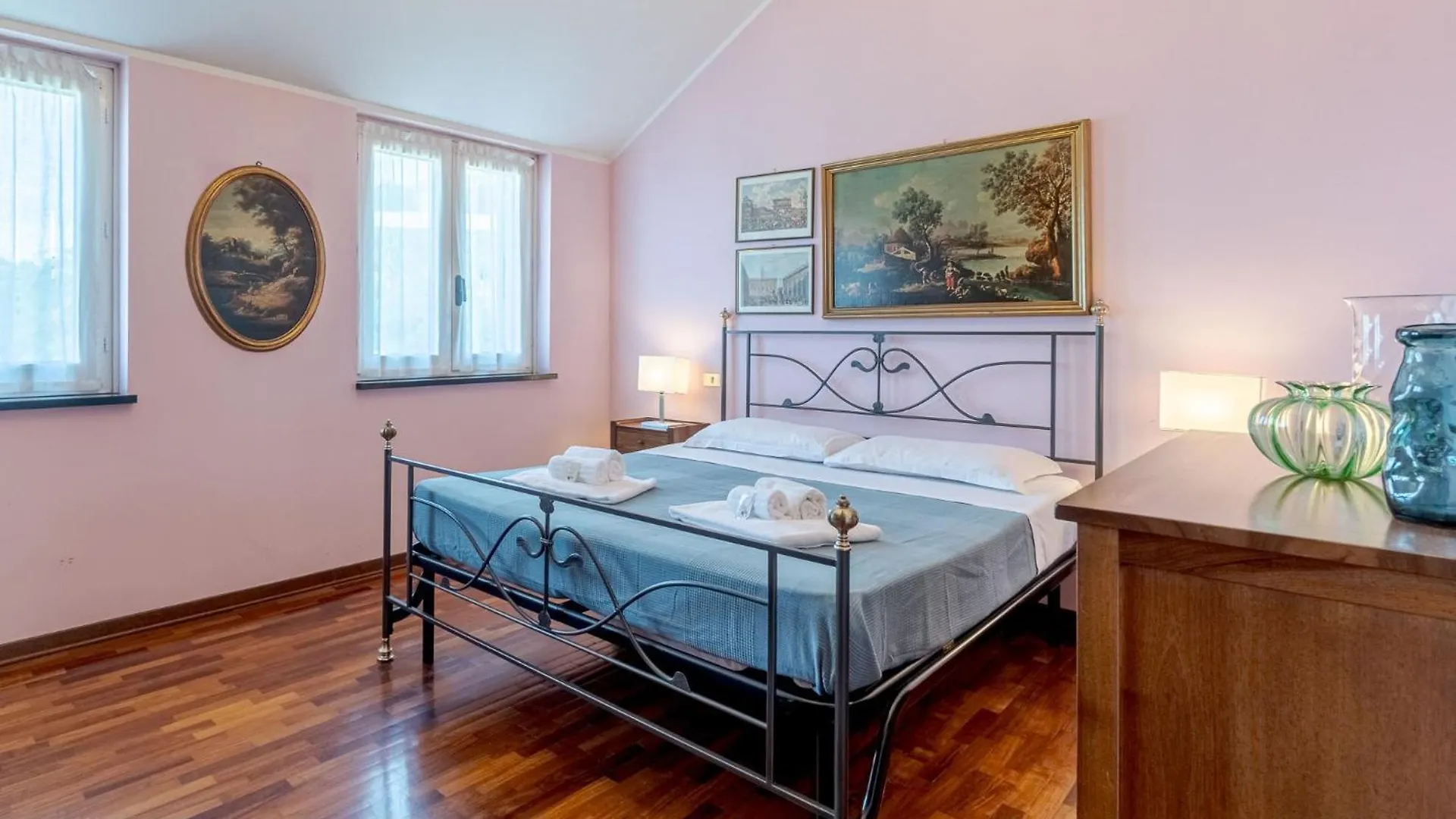 Colle Degli Ometti Vintage Chic Flat Apartment Genoa 0*,  Italy