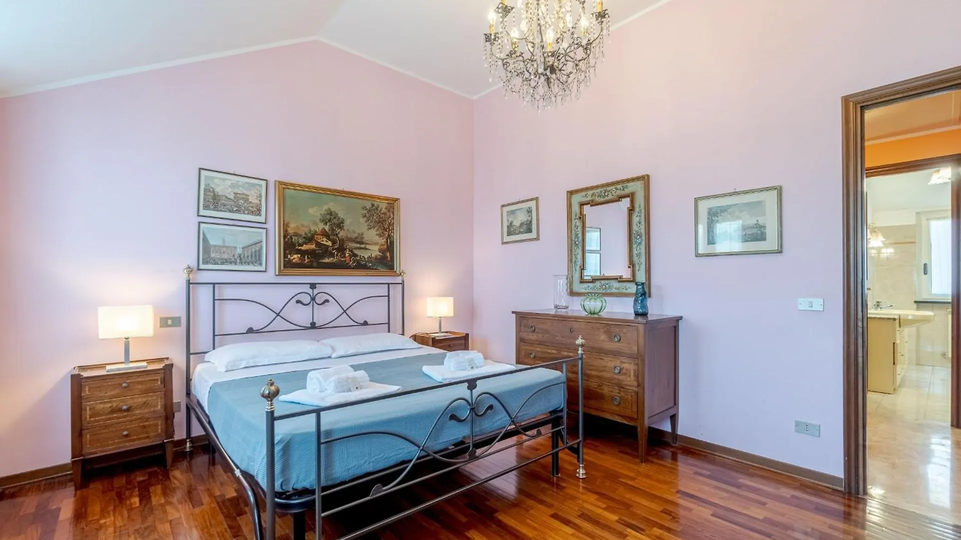 Colle Degli Ometti Vintage Chic Flat Apartment Genoa Italy